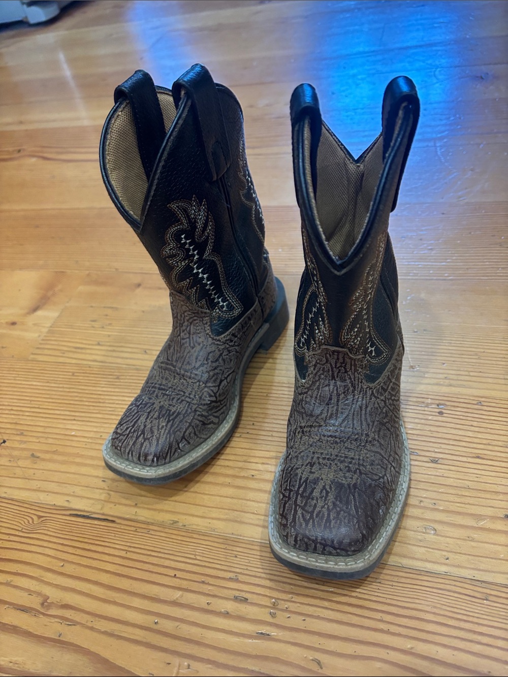 Youth Smoky mountain Cowboy Boots in Brown and Black 11